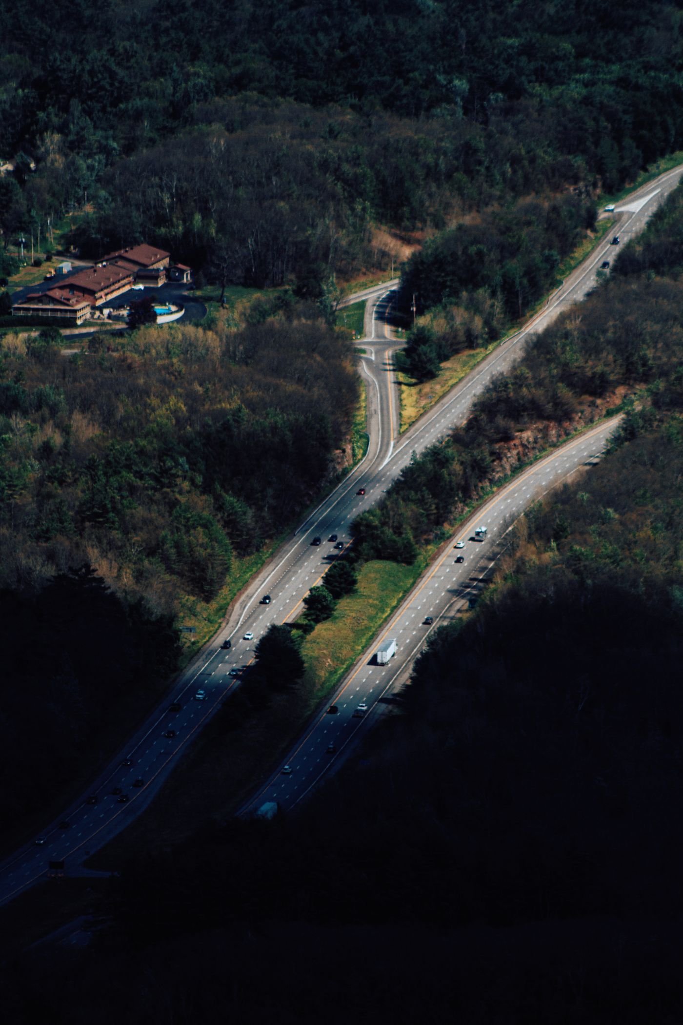 Strada di montagna vista dall'alto