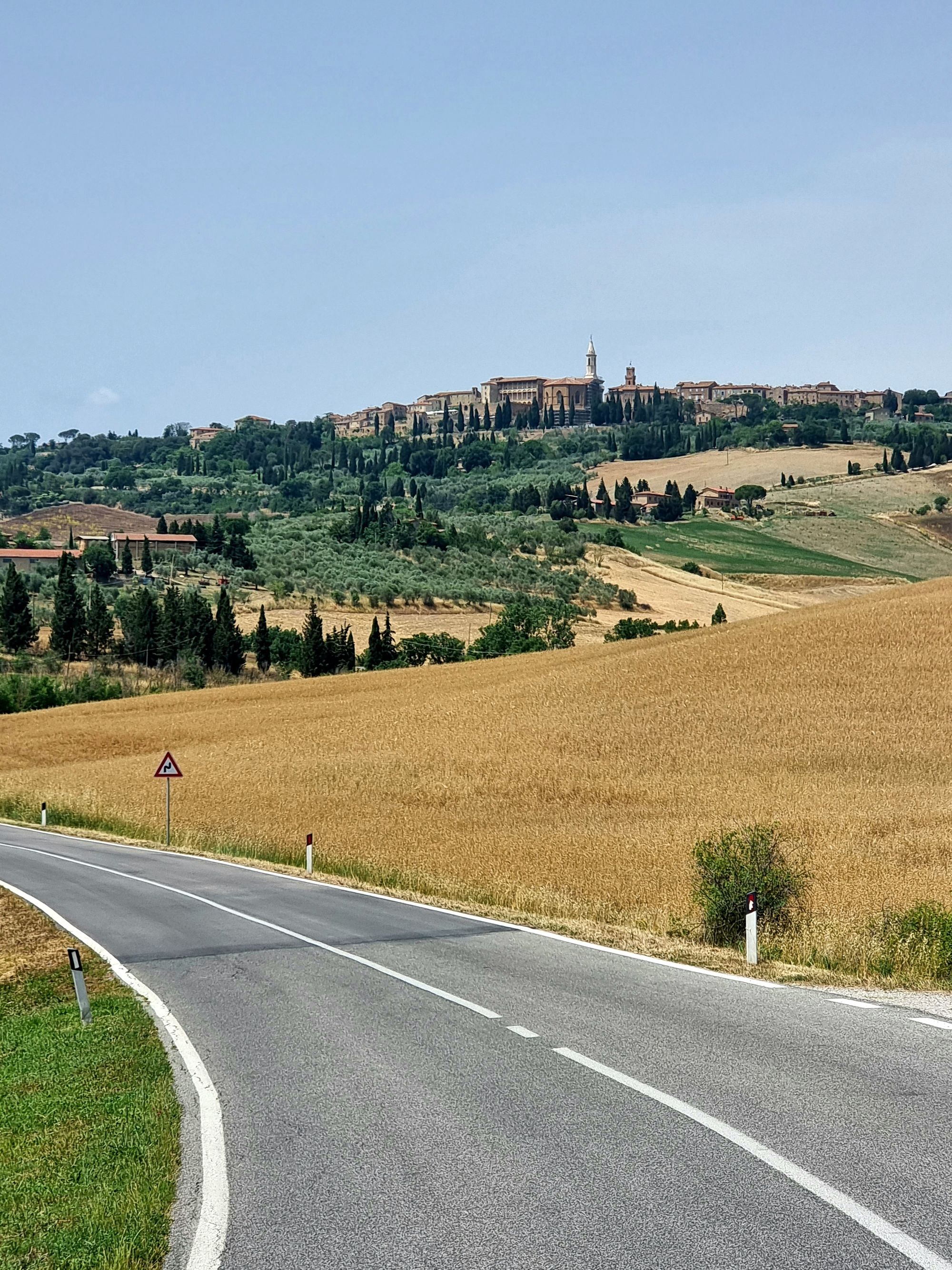 Colline coltivate con strada
